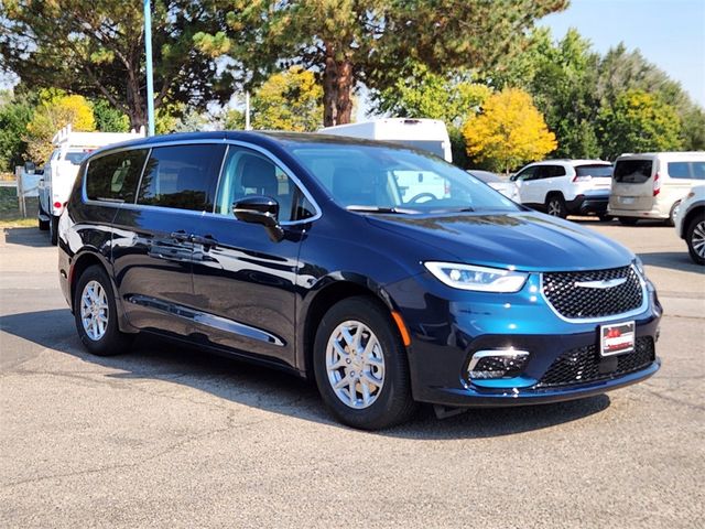 2024 Chrysler Pacifica Touring-L