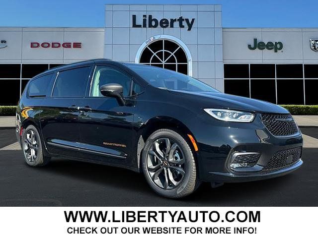 2024 Chrysler Pacifica Touring-L