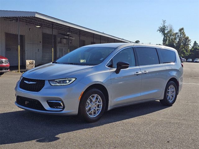 2024 Chrysler Pacifica Touring-L