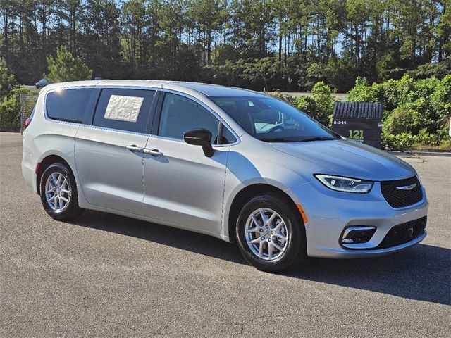 2024 Chrysler Pacifica Touring-L