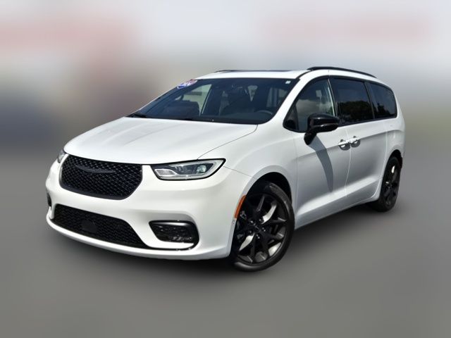 2024 Chrysler Pacifica Touring-L