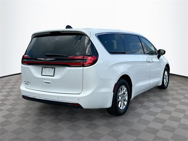 2024 Chrysler Pacifica Touring-L