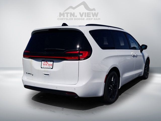 2024 Chrysler Pacifica Touring-L