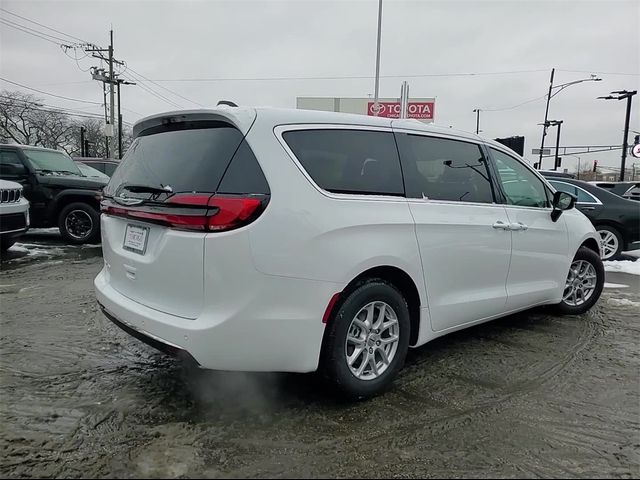 2024 Chrysler Pacifica Touring-L