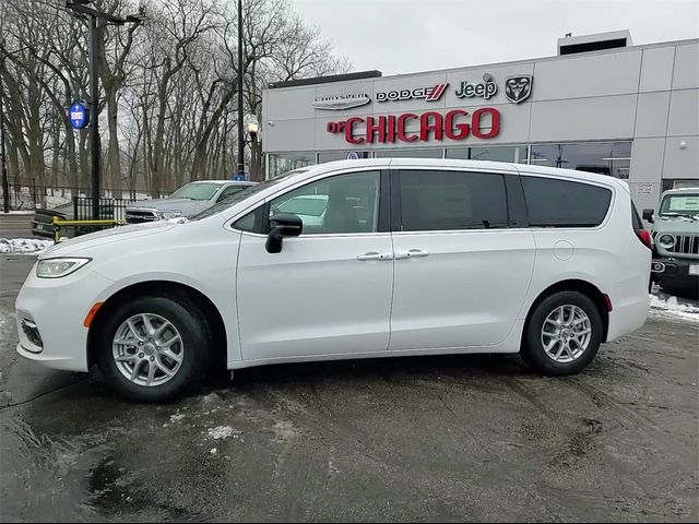 2024 Chrysler Pacifica Touring-L