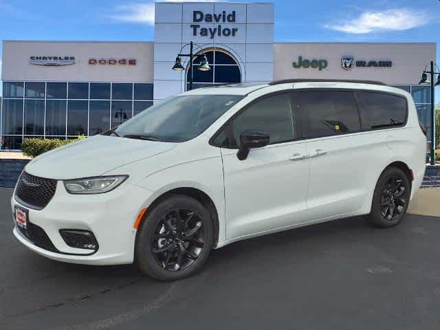 2024 Chrysler Pacifica Touring-L