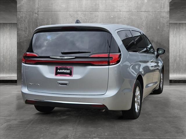 2024 Chrysler Pacifica Touring-L