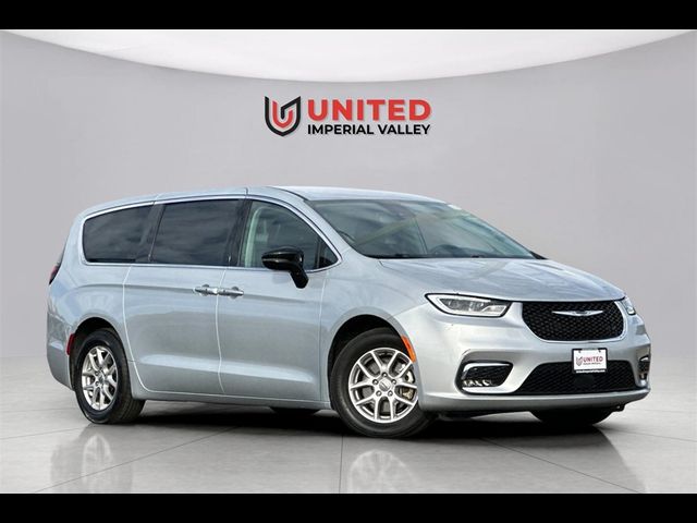 2024 Chrysler Pacifica Touring-L