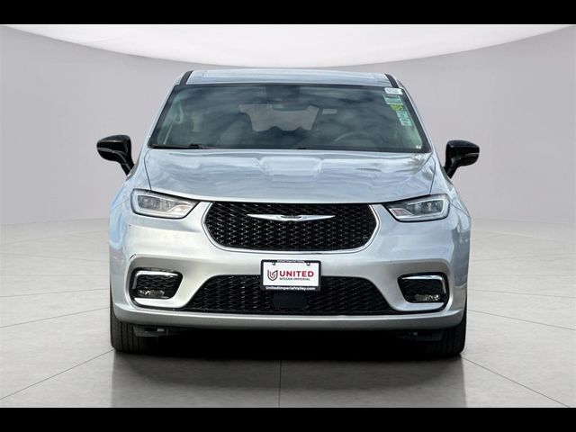 2024 Chrysler Pacifica Touring-L