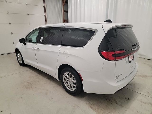 2024 Chrysler Pacifica Touring-L