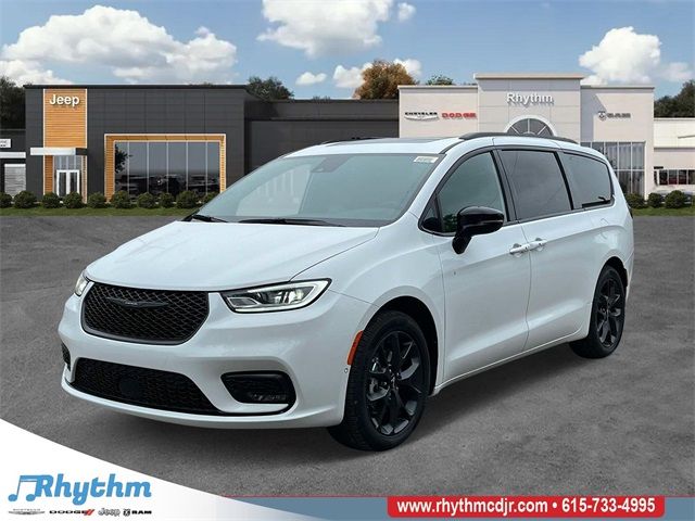 2024 Chrysler Pacifica Touring-L