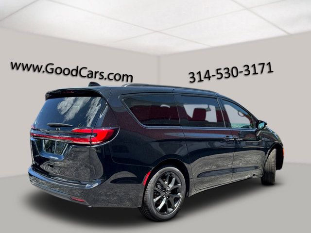 2024 Chrysler Pacifica Touring-L