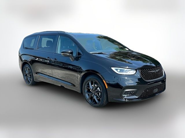 2024 Chrysler Pacifica Touring-L