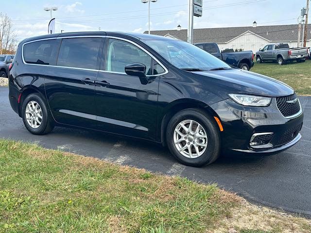 2024 Chrysler Pacifica Touring-L