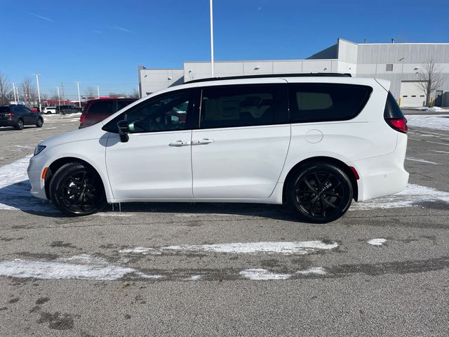 2024 Chrysler Pacifica Touring-L