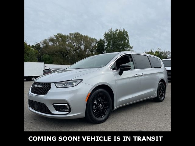 2024 Chrysler Pacifica Touring-L