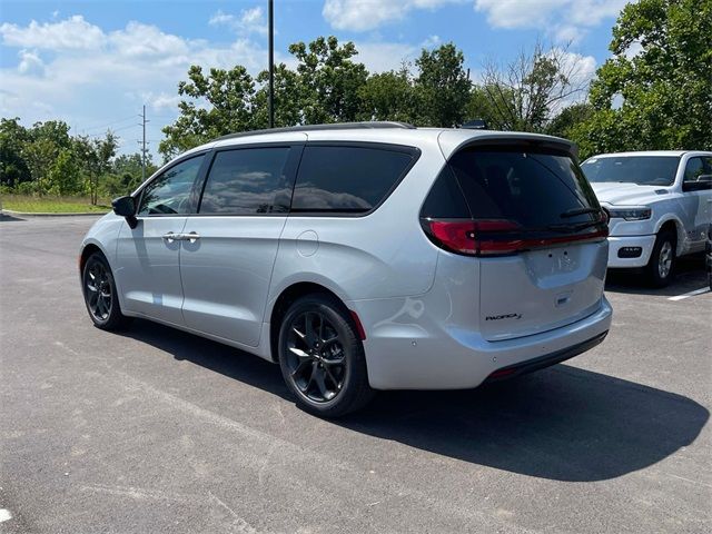 2024 Chrysler Pacifica Touring-L