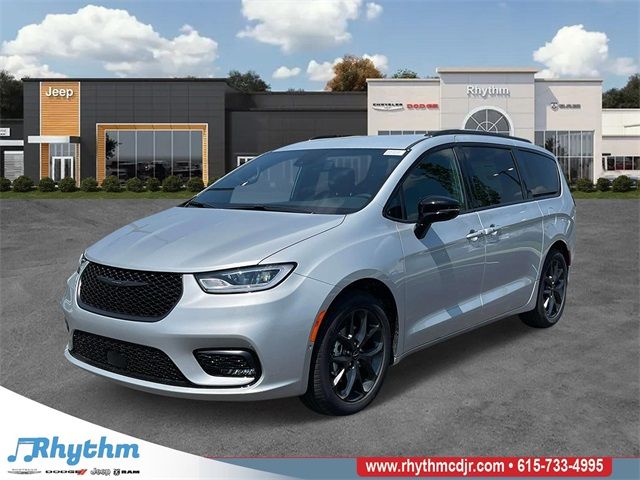 2024 Chrysler Pacifica Touring-L