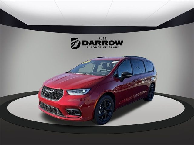 2024 Chrysler Pacifica Touring-L