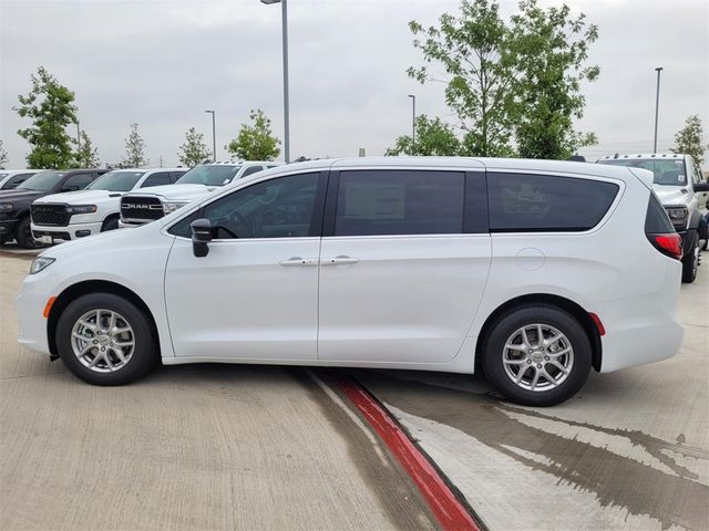 2024 Chrysler Pacifica Touring-L