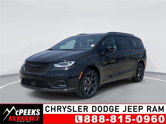 2024 Chrysler Pacifica Touring-L