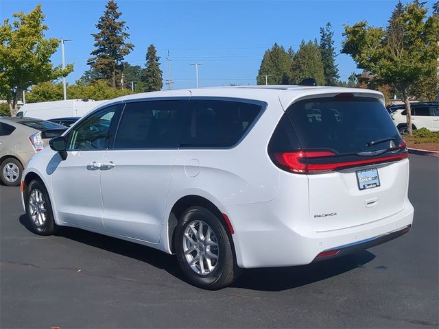 2024 Chrysler Pacifica Touring-L