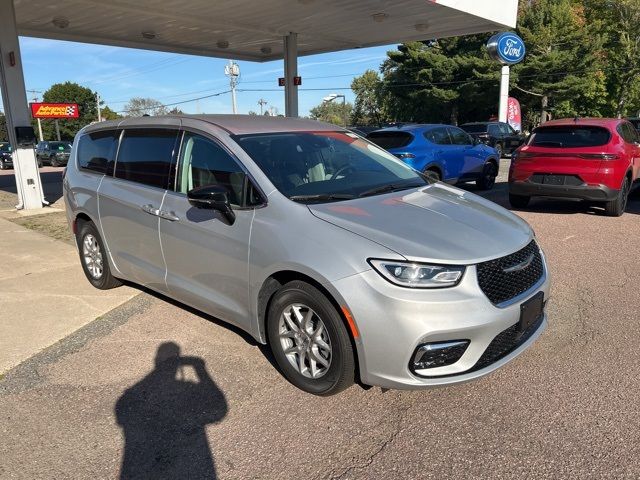 2024 Chrysler Pacifica Touring-L