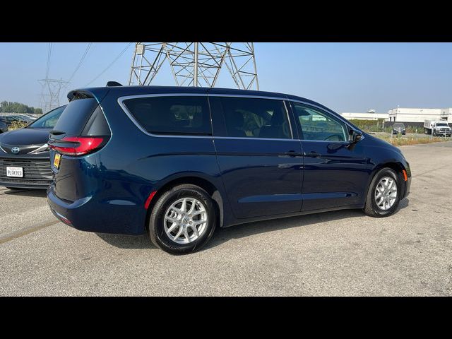 2024 Chrysler Pacifica Touring-L