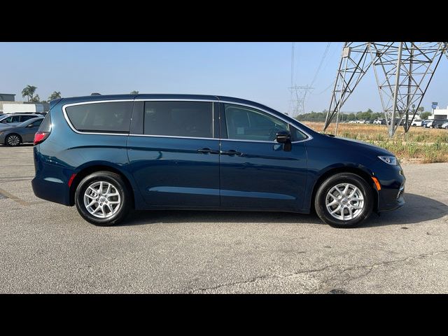 2024 Chrysler Pacifica Touring-L