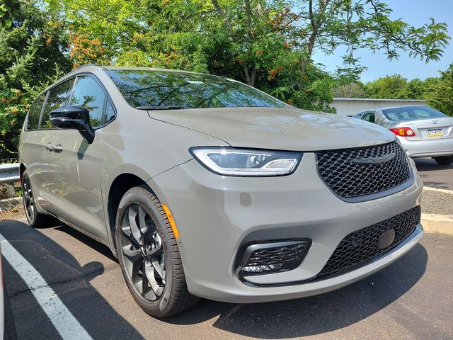 2024 Chrysler Pacifica Touring-L