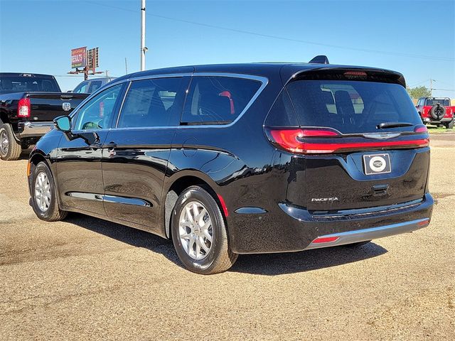 2024 Chrysler Pacifica Touring-L