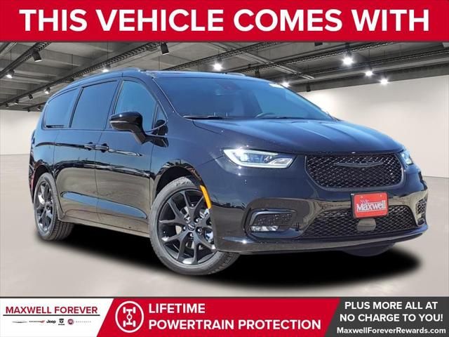 2024 Chrysler Pacifica Touring-L