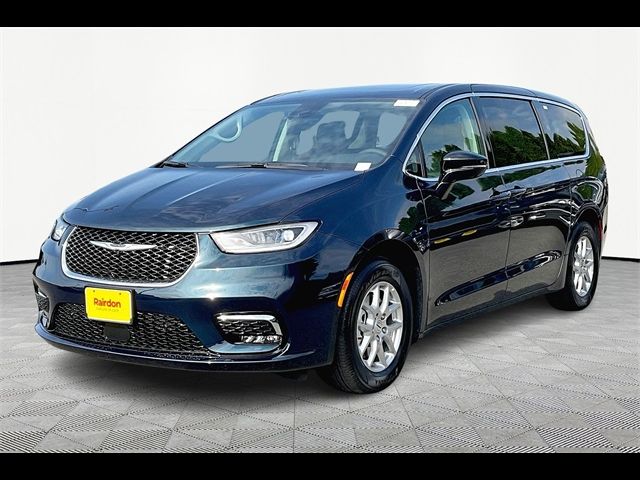 2024 Chrysler Pacifica Touring-L