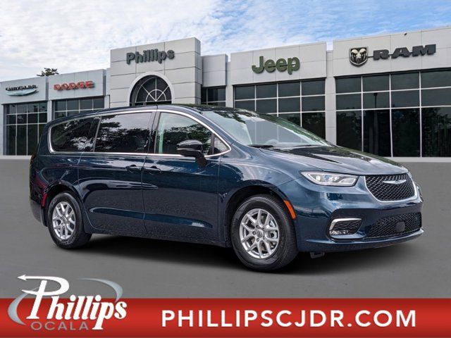 2024 Chrysler Pacifica Touring-L