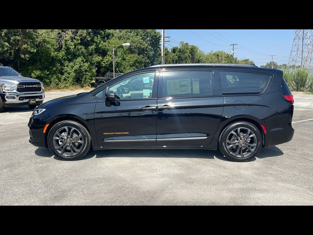 2024 Chrysler Pacifica Touring-L