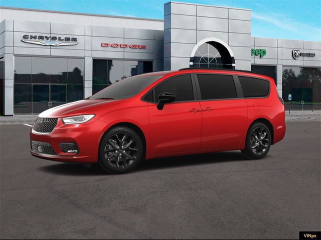 2024 Chrysler Pacifica Touring-L