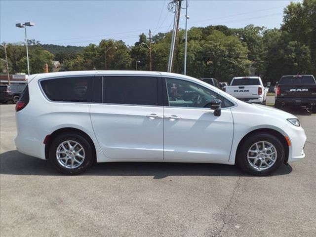 2024 Chrysler Pacifica Touring-L