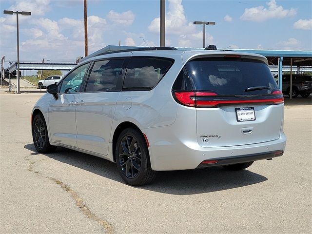 2024 Chrysler Pacifica Touring-L