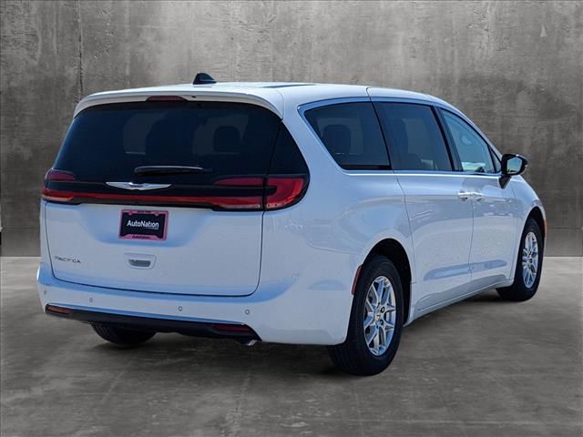 2024 Chrysler Pacifica Touring-L