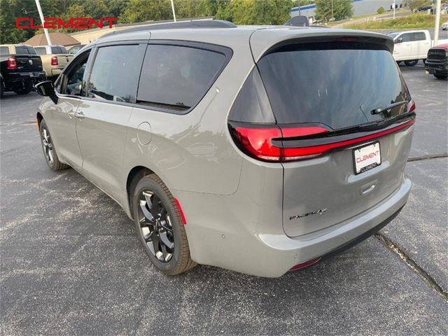 2024 Chrysler Pacifica Touring-L