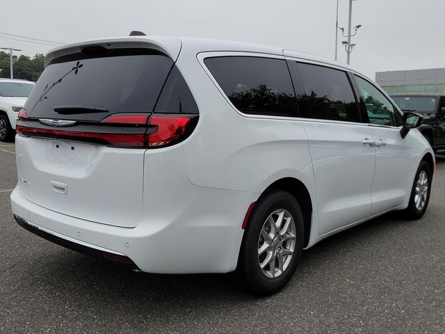 2024 Chrysler Pacifica Touring-L