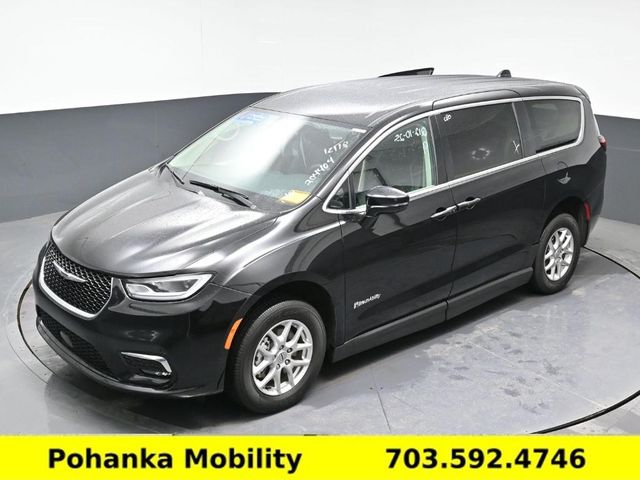2024 Chrysler Pacifica Touring-L