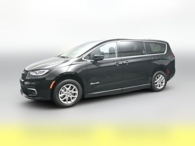 2024 Chrysler Pacifica Touring-L