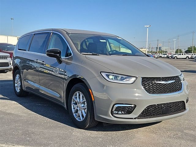 2024 Chrysler Pacifica Touring-L