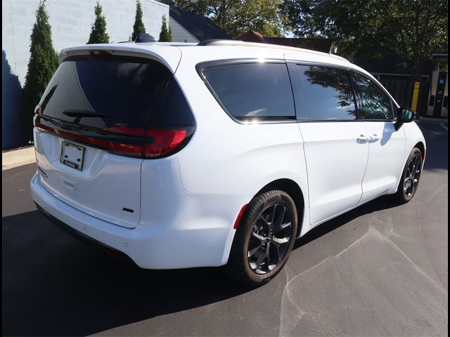 2024 Chrysler Pacifica Touring-L