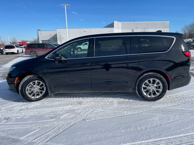 2024 Chrysler Pacifica Touring-L