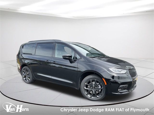 2024 Chrysler Pacifica Touring-L