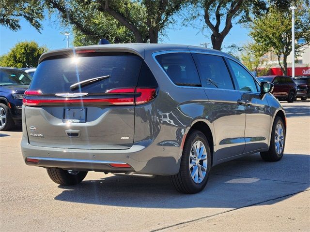 2024 Chrysler Pacifica Touring-L