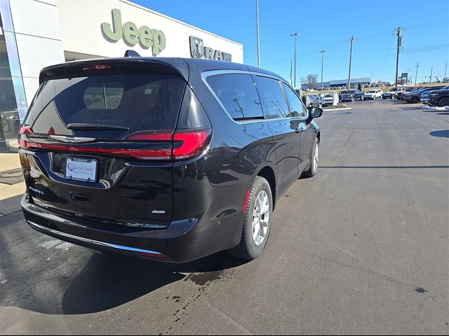 2024 Chrysler Pacifica Touring-L