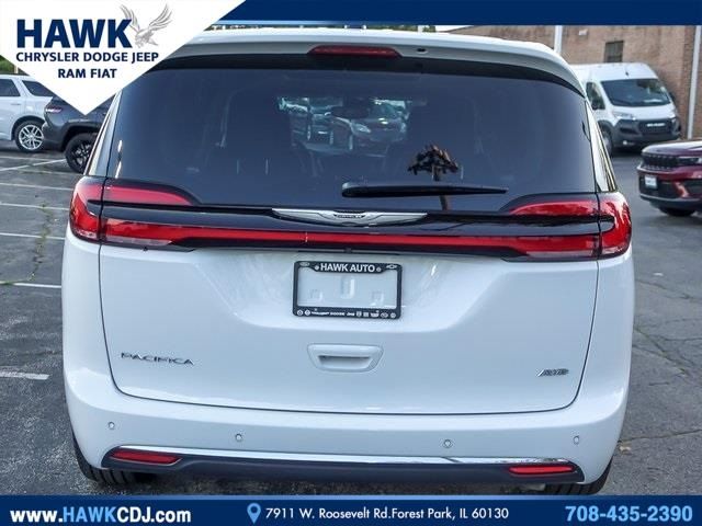 2024 Chrysler Pacifica Touring-L